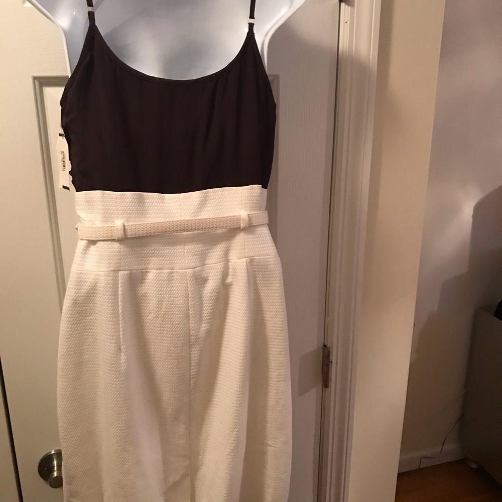 Dress - Picture 2 of 10